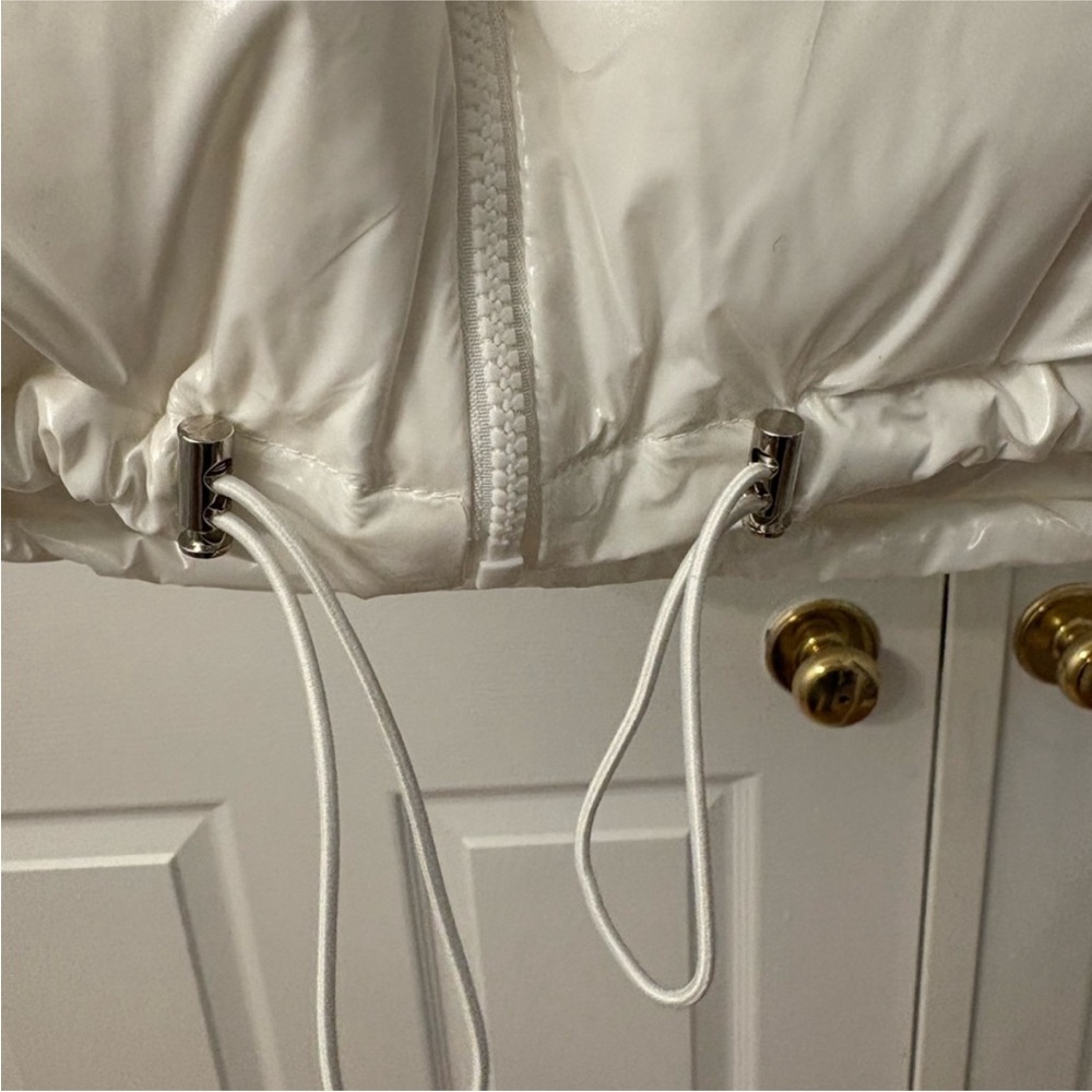 White Cropped Puff Vest Zip Up Size Extra Small Lined - Picture 7 of 12